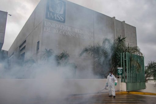 Avanza desinfección en Matamoros; sanitizan clínica 39 del IMSS, CRI y parque Periférico