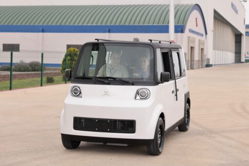 Presentan Olinia, el primer auto eléctrico mexicano