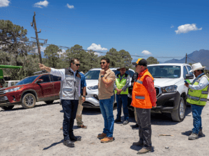 Samuel García supervisa avances del Tramo 3 de la Carretera Interserrana