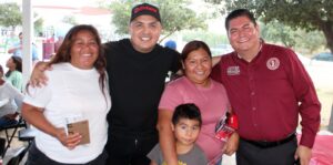 Jorge Luis Miranda reúne a decenas de familias en Villas de San Miguel durante lotería comunitaria